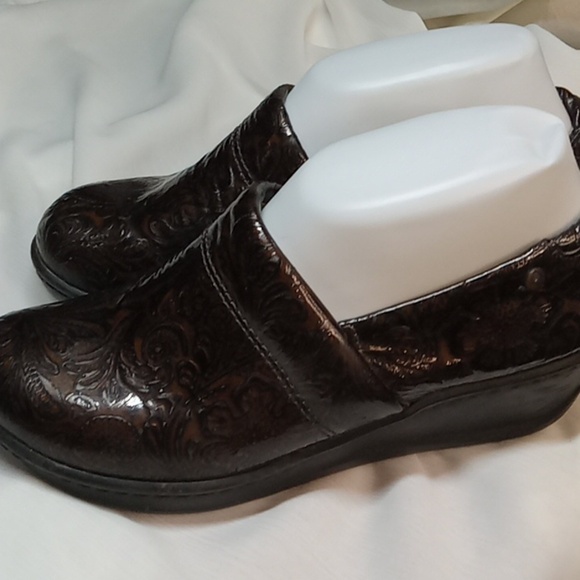 Nuture tooled leather clog nurse hospital shoe size 6 - Picture 5 of 8